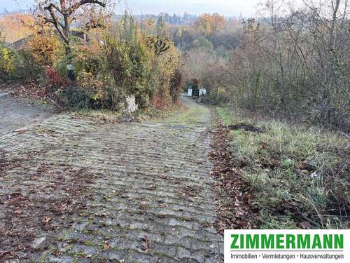 Zufahrt / Teilansicht - 
