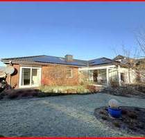 Charmanter Winkelbungalow mit großzügigem Wohn- und Gartenkonzept - Kropp