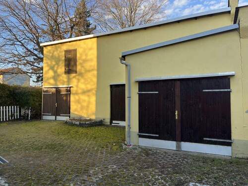 Garagen - Mehrfamilienhaus, Wohnhaus in Gotha-Siebleben