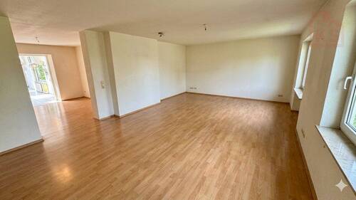 Wohnzimmer 02a - 1 Zimmer Reihenendhaus in Wadgassen / Schaffhausen