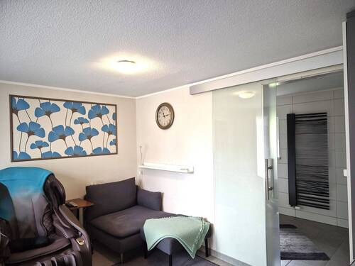 Fernsehzimmer - Schiebetür Duschbad - 