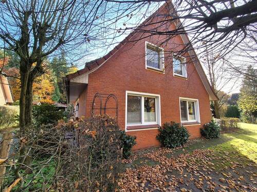 Straßenansicht - 7 Zimmer Einfamilienhaus zum Kaufen in Barßel