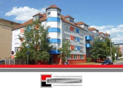 Gebäudeansicht - Gepflegte 2-Zimmer-Wohnung ( 66 m² ) im 3.OG!