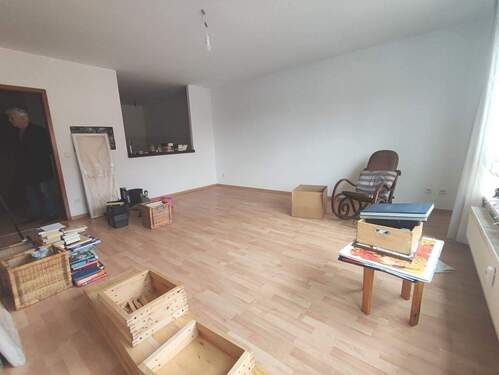 Wohnzimmer - 2 Zimmer Etagenwohnung in Fürth