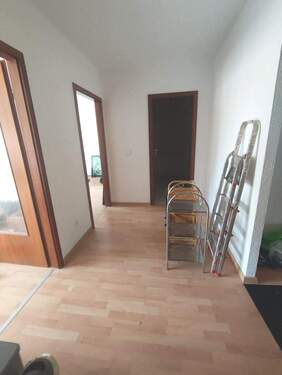 Flur mit Abstellraum - 