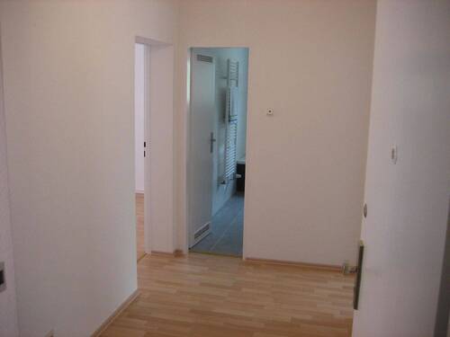 31 13 I. OG li Flur.JPG - 3 Zimmer Etagenwohnung in Hildesheim