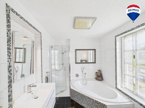 RE/MAX Immobilien DeLux Bungalow Nonnweiler - 