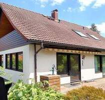 Ruhig gelegen, vielseitig nutzbar - großzügiges Zweifamilienhaus mit Einliegerwohnung im Schanzgebiet - Reutlingen Betzingen