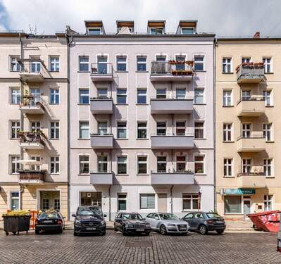 Hausansicht - 4 Zimmer Etagenwohnung zum Kaufen in Berlin