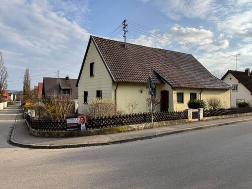 Hausansicht Straßenseite - 