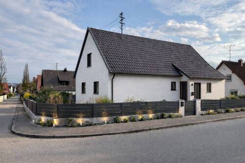 Beispielbild Straßenansicht nach Sanierung - 