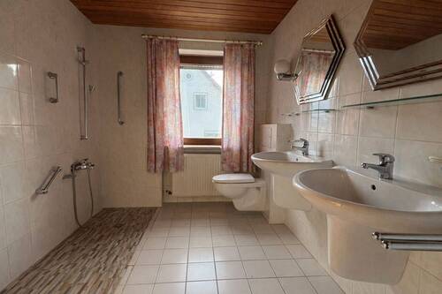 Badezimmer Erdgeschoss - 