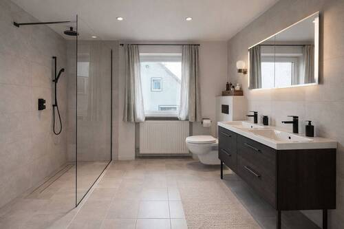 Beispielbild Badezimmer Erdgeschoss nach Sanierung - 