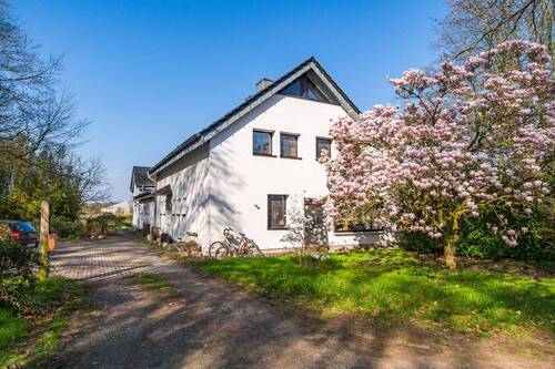 Bild 1 - Mehr als ein Zuhause - Leben in Alleinlage mit Pferden, Koppel, Tinyhaus und flexiblen Einheiten