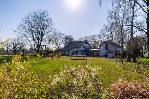 Bild 2 - 8 Zimmer Einfamilienhaus zum Kaufen in Weeze