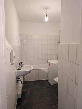 Bad m. Waschmaschinenanschluss - 
