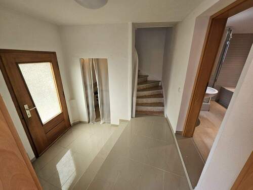 Flur- und Eingangsbereich - 3 Zimmer Einfamilienhaus in Edermünde