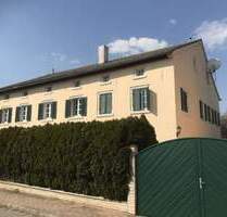 Landhaus für Pferdeliebhaber - 960.000,00 EUR Kaufpreis, ca.  289,00 m² Wohnfläche in Langenaltheim (PLZ: 91799)