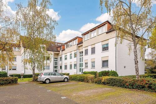 Hausansicht - Helle Dachgeschosswohnung mit ausgebauten Spitzboden in Staaken