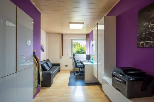 Kinder-/Büro-/Gästezimmer 1 EG - 