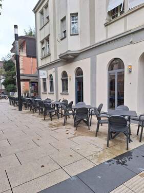 Außenbereich mit Bestuhlung - 