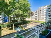 Ausblick Innenhof - 2 Zimmer Etagenwohnung zum Kaufen in Gelsenkirchen