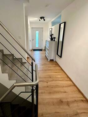 Diele - 5 Zimmer Doppelhaushälfte zum Kaufen in Gütersloh