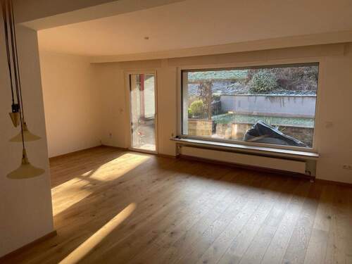 Wohnzimmer - 4 Zimmer Reihenmittelhaus in Söhrewald