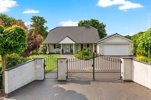 Zufahrt zum Haus - 4 Zimmer Einfamilienhaus zum Kaufen in Lübberstedt