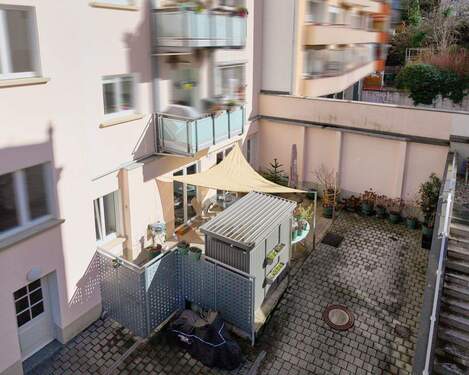 großer Hinterbereich - 