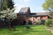 Garten mit Terrasse.JPG - 