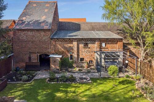 Gartensnasicht mit Terrasse.JPG - 