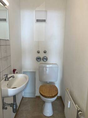 WC - 