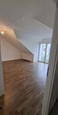Wohnzimmer.jpg - 2 Zimmer Etagenwohnung in Pliening