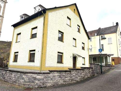 Frontansicht - 8 Zimmer Reihenendhaus zum Kaufen in Kamp-Bornhofen