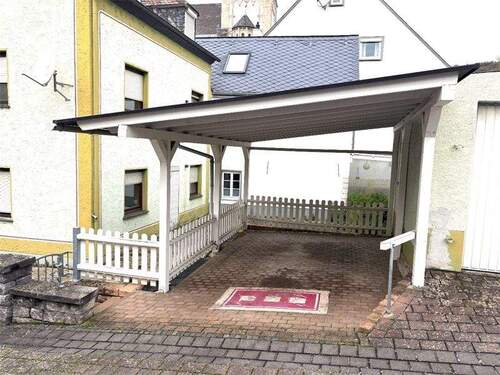 Carport - 8 Zimmer Reihenendhaus in Kamp-Bornhofen