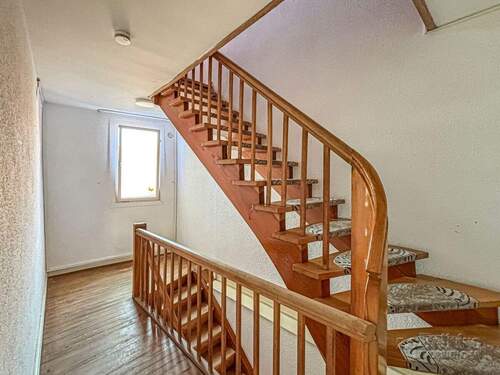 Treppenhaus allgemein - 4 Zimmer Etagenwohnung zur Miete in Ettenheim