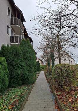 Roth 4.jpg - helle Wohnung mit 2 Balkonen und EBK