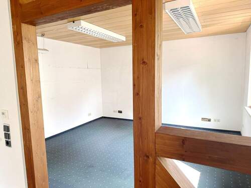 Hauptgebäude Wohnung OG Wohnen - 