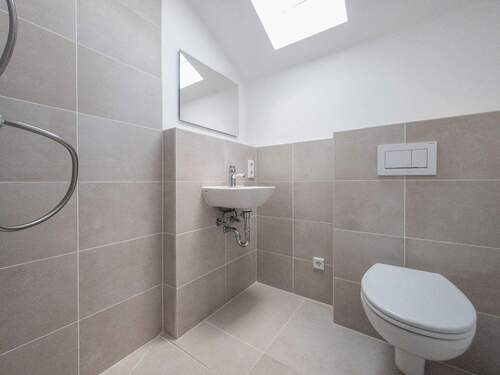 Jaegerstr2_Bad_DG.jpg - 