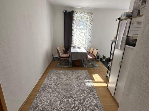 Wohnstube.jpg - 4 Zimmer Etagenwohnung in Naumburg (Saale)