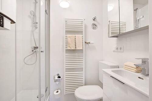 modernes Bad.jpg - 1 Zimmer Etagenwohnung zum Kaufen in München