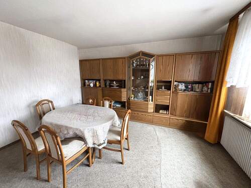 Wohnzimmer EG - 6 Zimmer Einfamilienhaus zum Kaufen in Albstadt