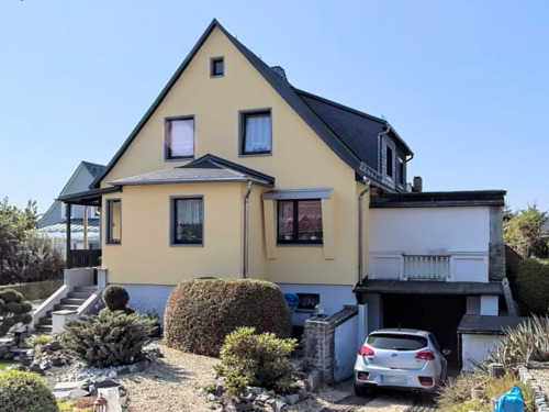 Hausansicht - 4 Zimmer Doppelhaushälfte zum Kaufen in Greiz