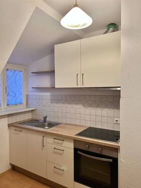 Küche DG - 2 Raum Dachgeschosswohnung mit Einbauküche
