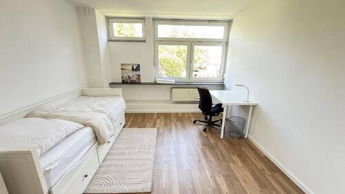 Room 2 - 4 Zimmer Etagenwohnung in Frankfurt am Main
