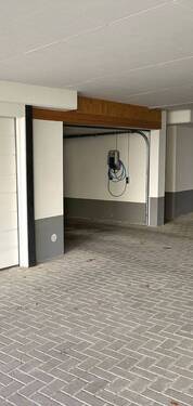 Garage mit Wall-Box - 