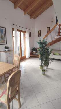 helles Wohnzimmer.jpg - 3 Zimmer Etagenwohnung zur Miete in München