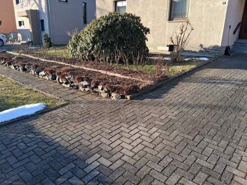 Vorgarten - Einfamilienhaus mit 88,40 m&sup2; in Plauen zum Kaufen