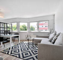 Lichterfüllte, möblierte City-Wohnung mit Balkon, bezugsfrei, saniert, mit Aufzug - Berlin Tiergarten